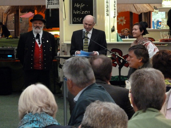 Uwe Claassen eröffnet die Regio-Messe 2014