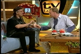 Siggi mit Stefan Raab bei TV total (2002)
